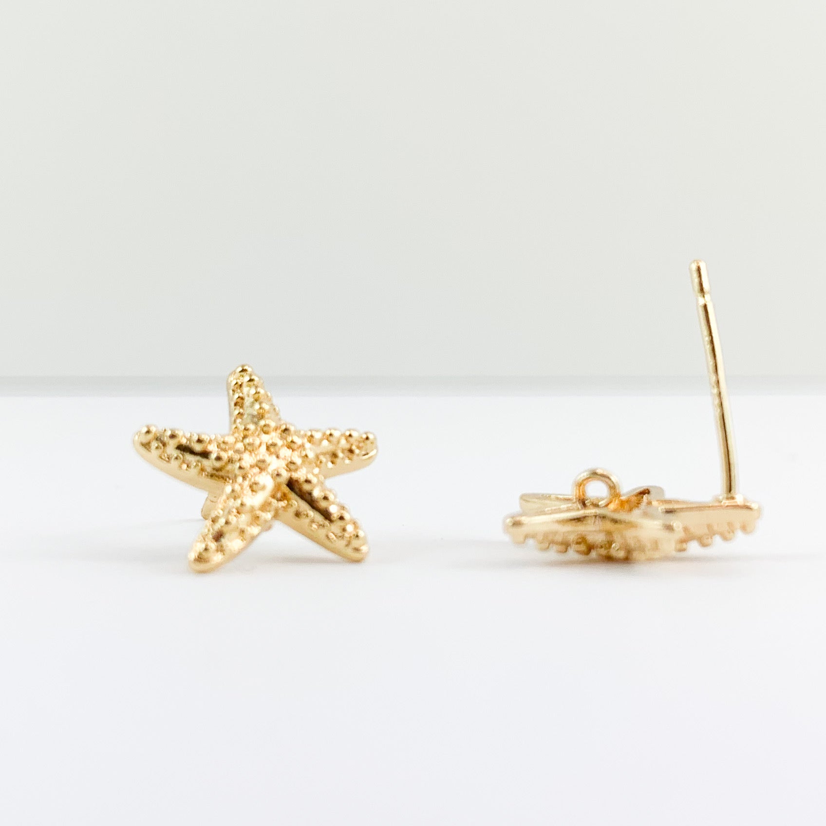 Starfish stud earrings with eyelet, ultra-sensitive