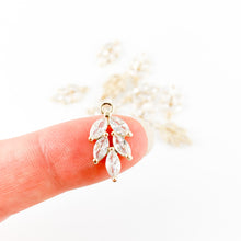 Load image into Gallery viewer, gold-plated-zircon-leaf-charm-on-finger
